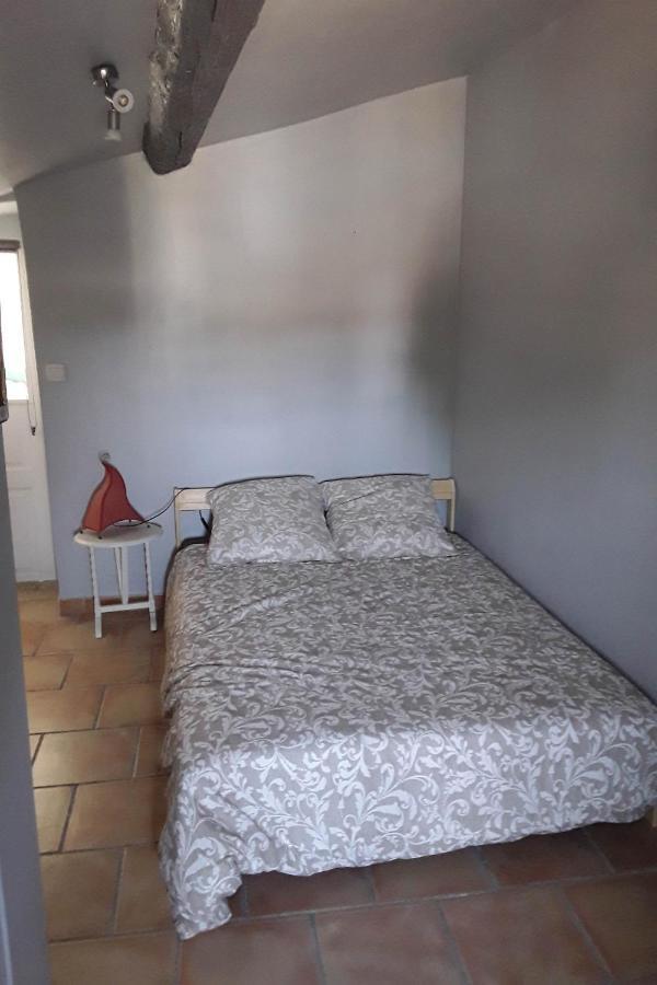 Studio Entre Cevennes Et Camargue Montfrin Exterior foto